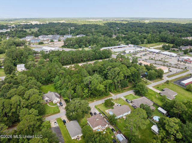 6813 Natchez Street, Biloxi, MS 39532