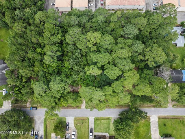 6813 Natchez Street, Biloxi, MS 39532