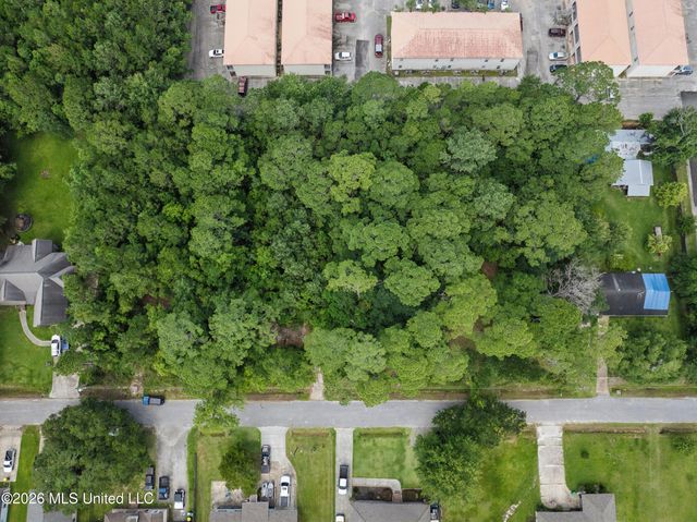 6813 Natchez Street, Biloxi, MS 39532