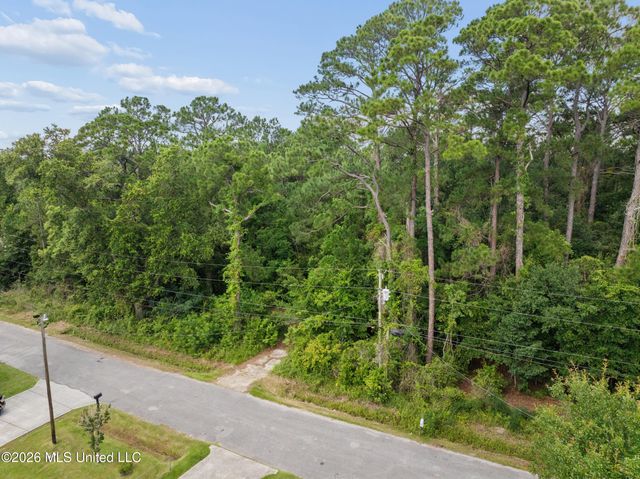 6813 Natchez Street, Biloxi, MS 39532