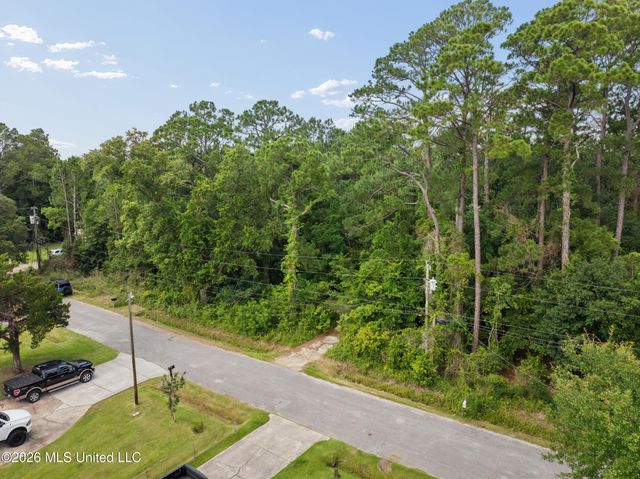 6813 Natchez Street, Biloxi, MS 39532