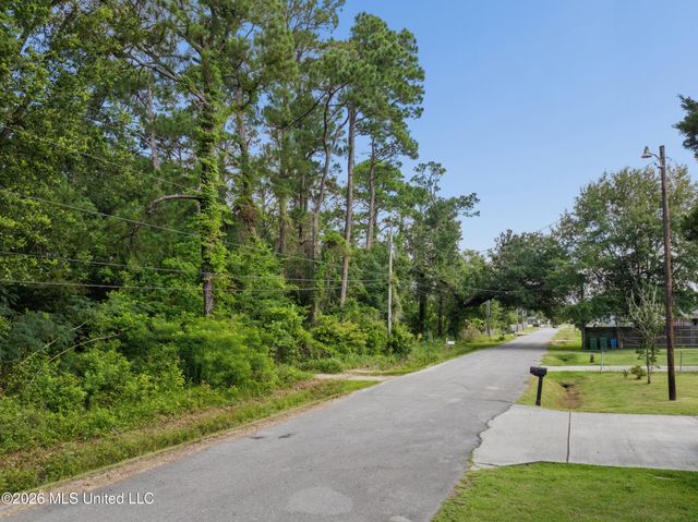 6813 Natchez Street, Biloxi, MS 39532