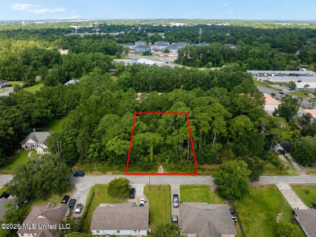 6813 Natchez Street, Biloxi, MS 39532