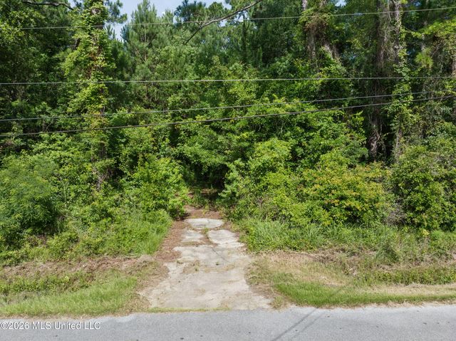6813 Natchez Street, Biloxi, MS 39532