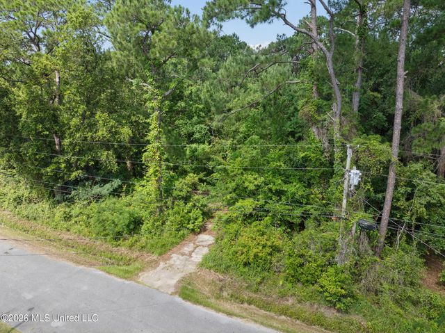 6813 Natchez Street, Biloxi, MS 39532