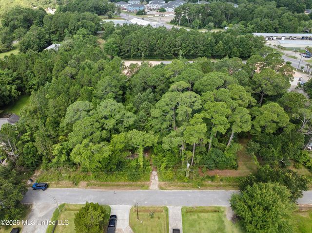 6813 Natchez Street, Biloxi, MS 39532