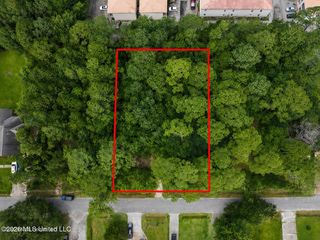 6813 Natchez Street, Biloxi, MS 39532