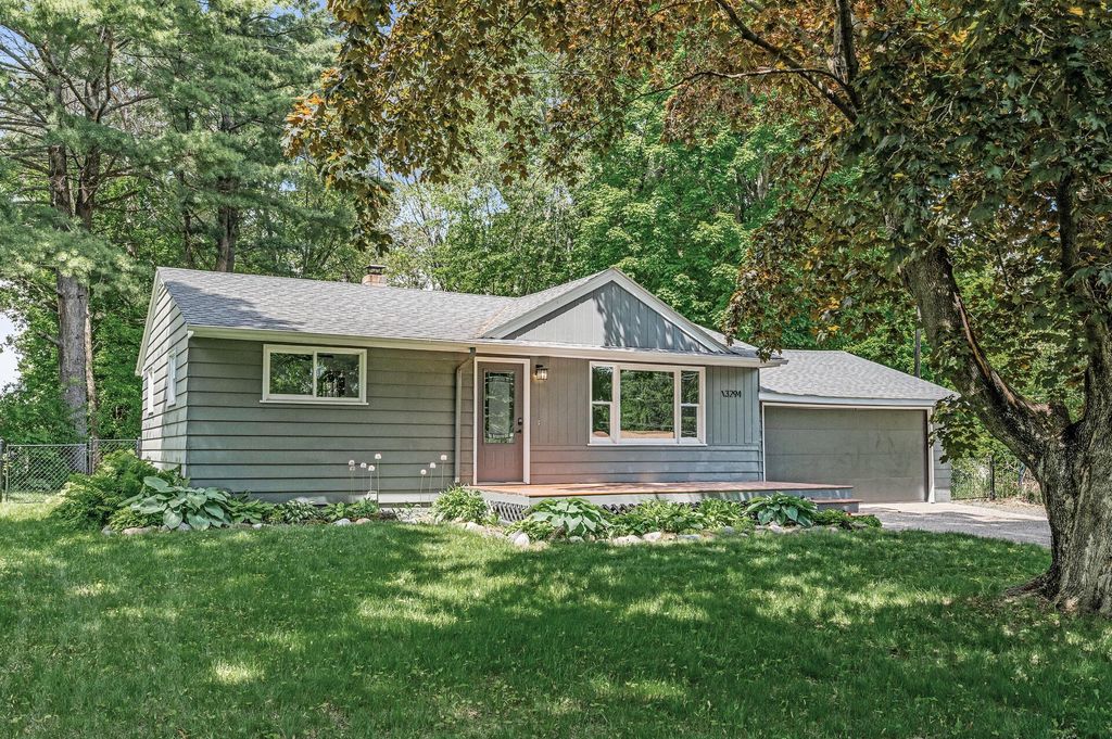 13294 Andrews Avenue, Lindstrom, MN 55045