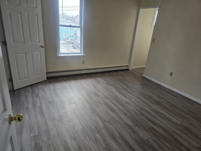 26 Loring St 3, Worcester, MA 01606