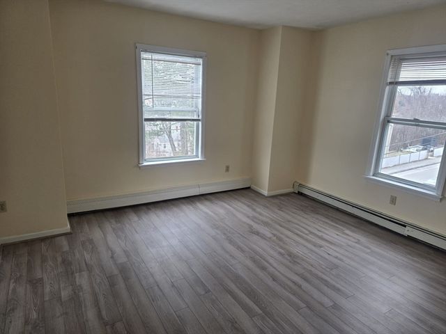 26 Loring St 3, Worcester, MA 01606