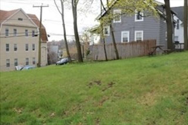 26 Loring St 3, Worcester, MA 01606