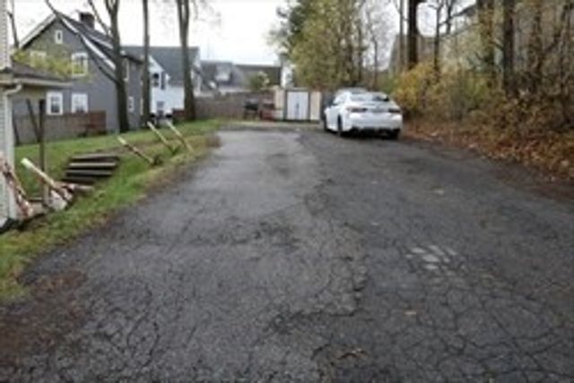 26 Loring St 3, Worcester, MA 01606