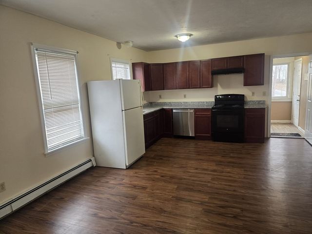 26 Loring St 3, Worcester, MA 01606