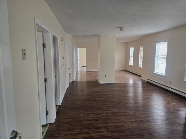 26 Loring St 3, Worcester, MA 01606