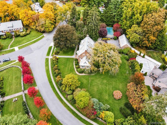 7 Forest Circle, New Rochelle, NY 10804