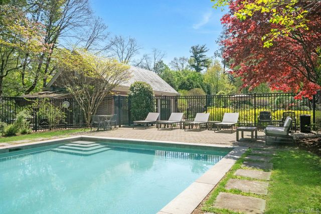 7 Forest Circle, New Rochelle, NY 10804