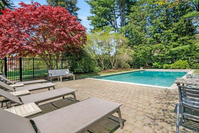 7 Forest Circle, New Rochelle, NY 10804