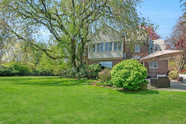 7 Forest Circle, New Rochelle, NY 10804
