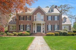 7 Forest Circle, New Rochelle, NY 10804