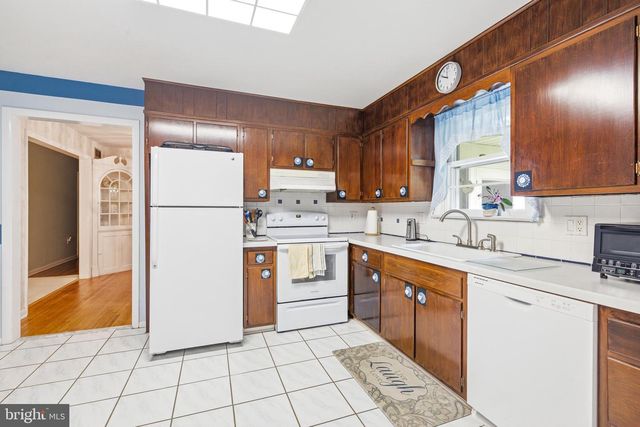 2407 E KINGS HWY, Coatesville, PA 19320