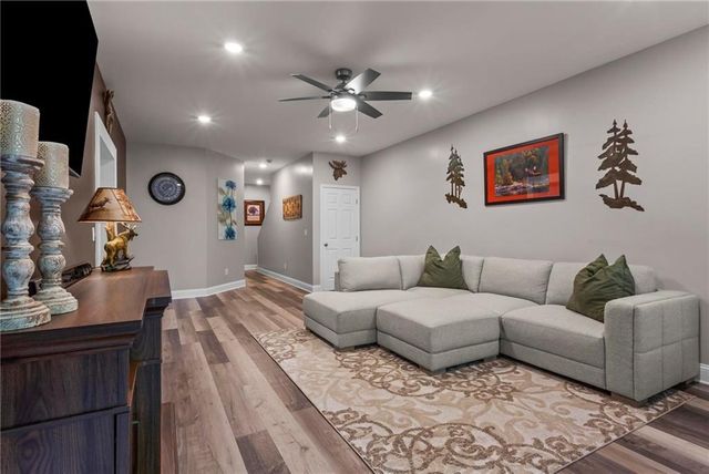 8065 Glisten Avenue, Atlanta, GA 30328