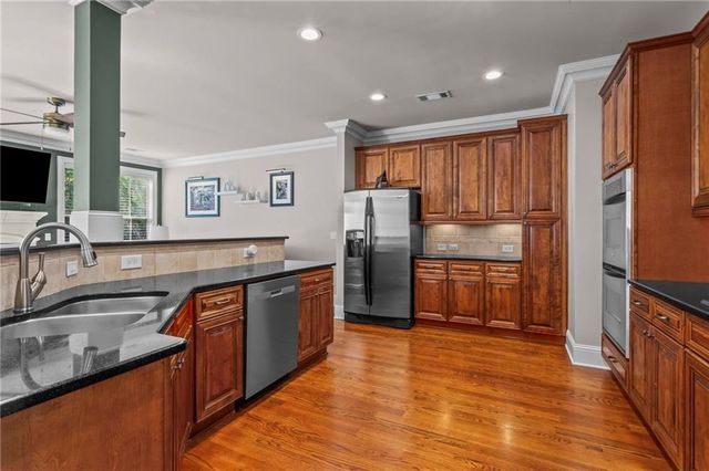 8065 Glisten Avenue, Atlanta, GA 30328