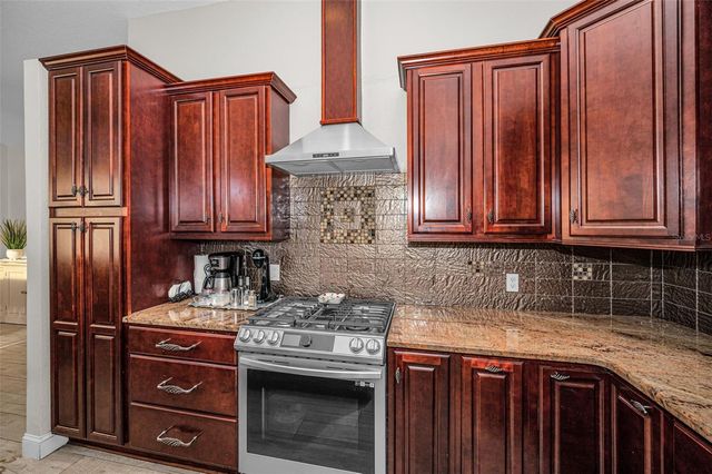 494 VILLAGE DRIVE, Tarpon Springs, FL 34689