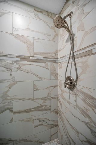 494 VILLAGE DRIVE, Tarpon Springs, FL 34689