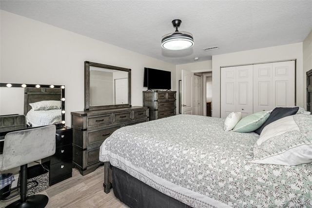 494 VILLAGE DRIVE, Tarpon Springs, FL 34689