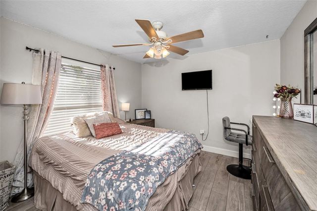 494 VILLAGE DRIVE, Tarpon Springs, FL 34689