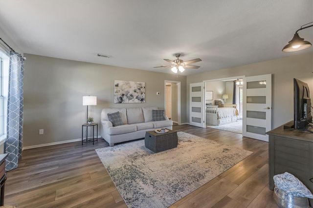 123 Palisade Circle, Huntsville, TX 77320