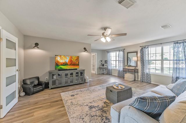 123 Palisade Circle, Huntsville, TX 77320