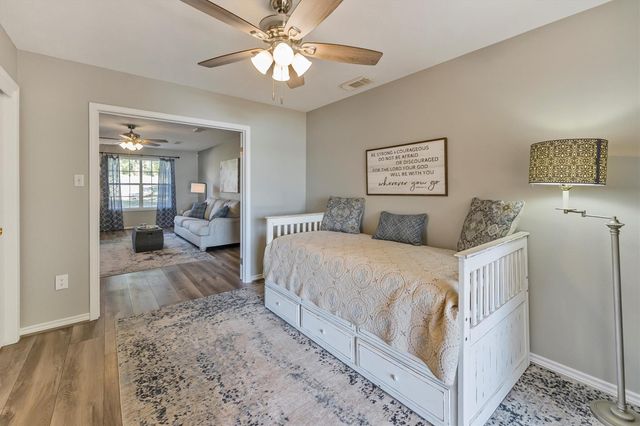 123 Palisade Circle, Huntsville, TX 77320