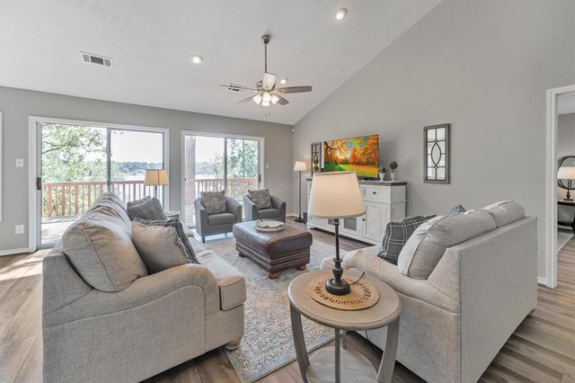 123 Palisade Circle, Huntsville, TX 77320