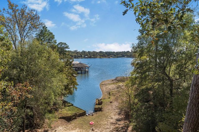 123 Palisade Circle, Huntsville, TX 77320