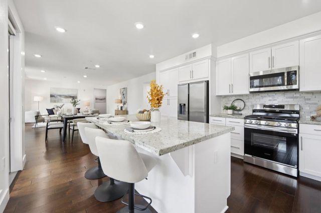 390 Riesling Avenue 21, Milpitas, CA 95035