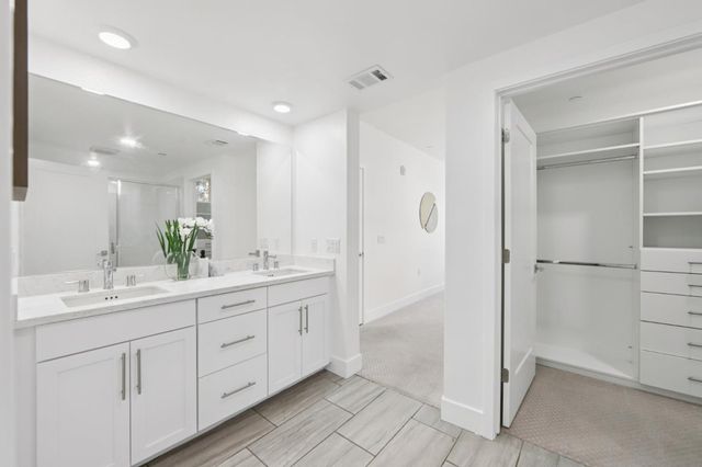 390 Riesling Avenue 21, Milpitas, CA 95035