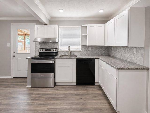 705 Collins Street, Dayton, TX 77535