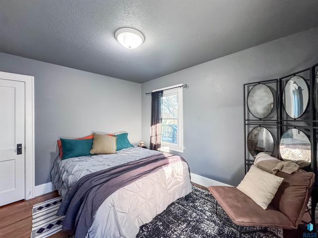 1320 W Sioux St Street, Sioux Falls, SD 57104