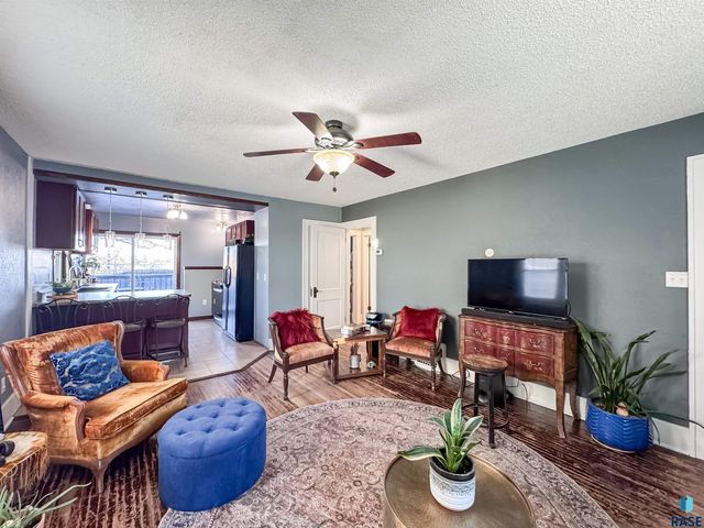 1320 W Sioux St Street, Sioux Falls, SD 57104