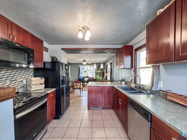 1320 W Sioux St Street, Sioux Falls, SD 57104