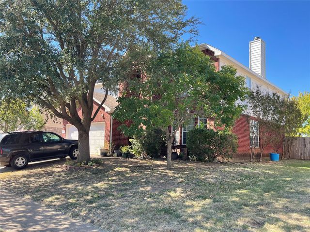 229 Heritage Drive, Crowley, TX 76036