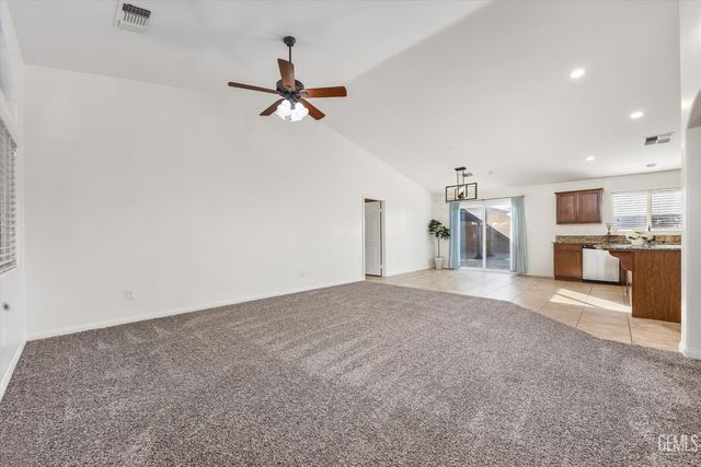 6911 Catalina Creek Way, Bakersfield, CA 93311