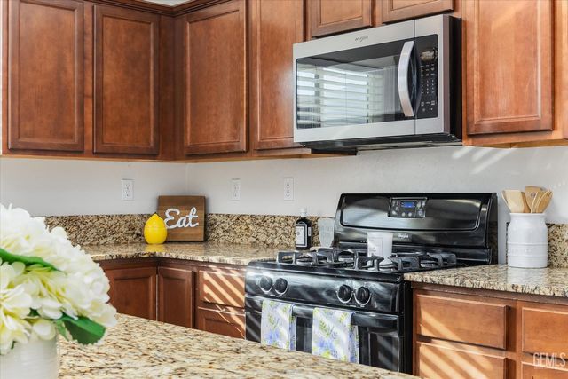 6911 Catalina Creek Way, Bakersfield, CA 93311