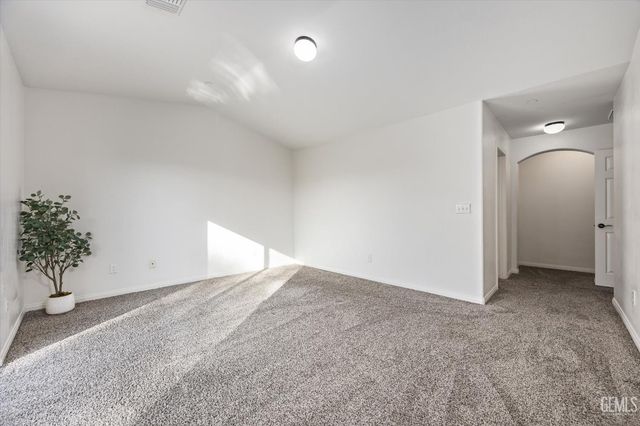 6911 Catalina Creek Way, Bakersfield, CA 93311