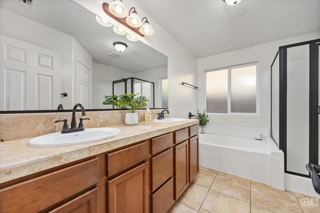 6911 Catalina Creek Way, Bakersfield, CA 93311