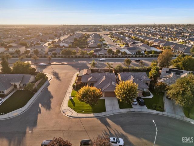 6911 Catalina Creek Way, Bakersfield, CA 93311