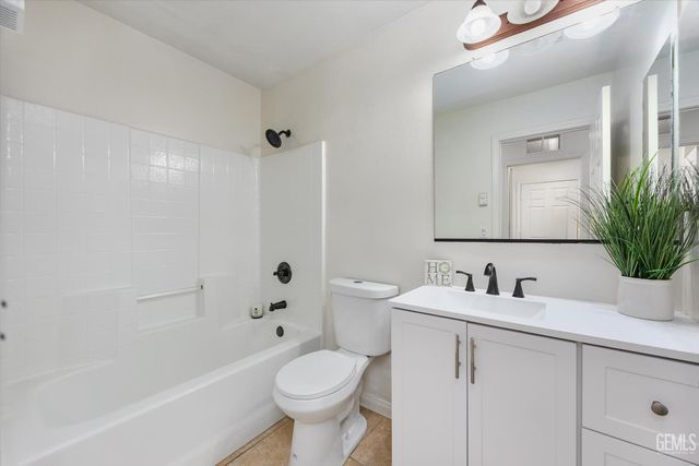 6911 Catalina Creek Way, Bakersfield, CA 93311