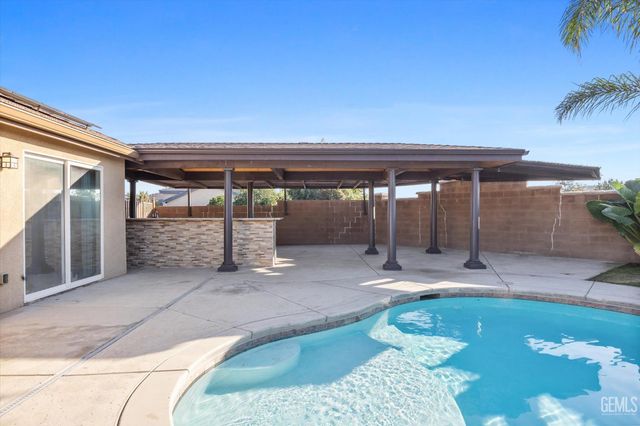 6911 Catalina Creek Way, Bakersfield, CA 93311