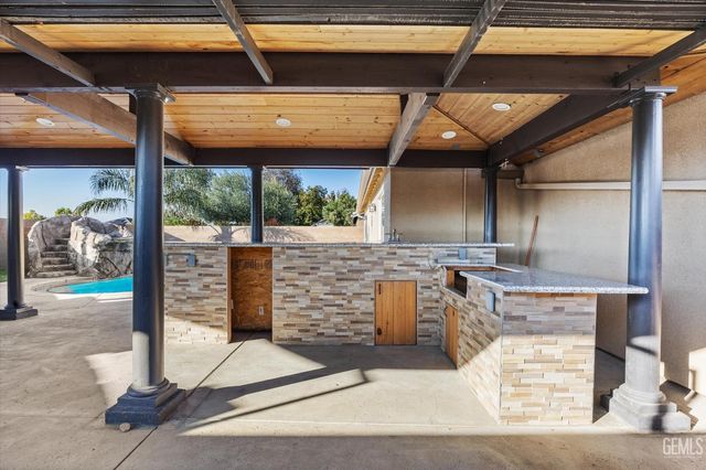 6911 Catalina Creek Way, Bakersfield, CA 93311